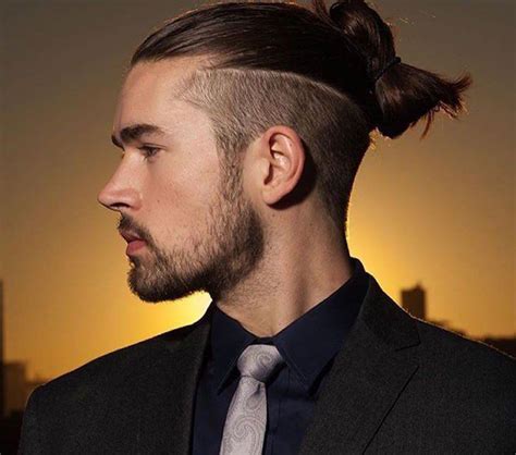 taper chignon homme|Man Bun : Osez la virilité aux longs cheveux